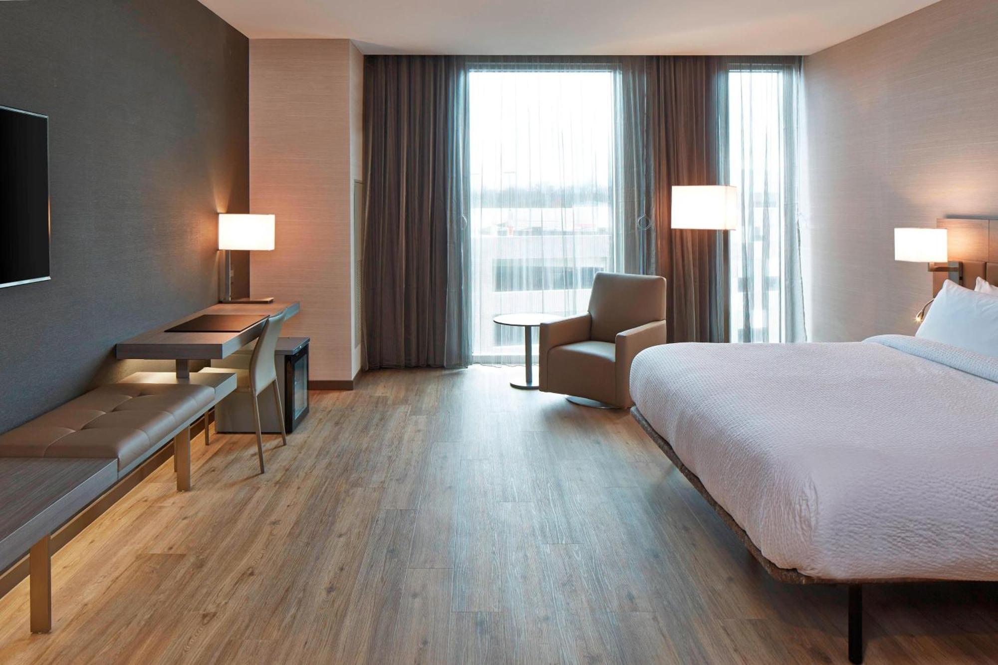 Ac Columbus Hotel